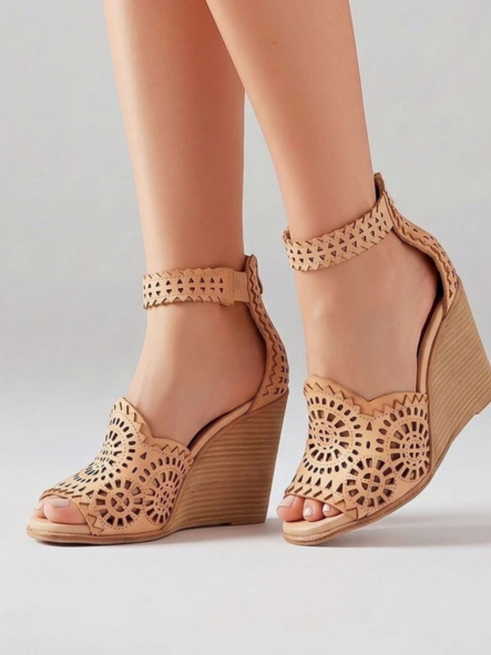 Jefferson Campbell Beige Del Sol Lazer Cut Wedge Sandals US 7